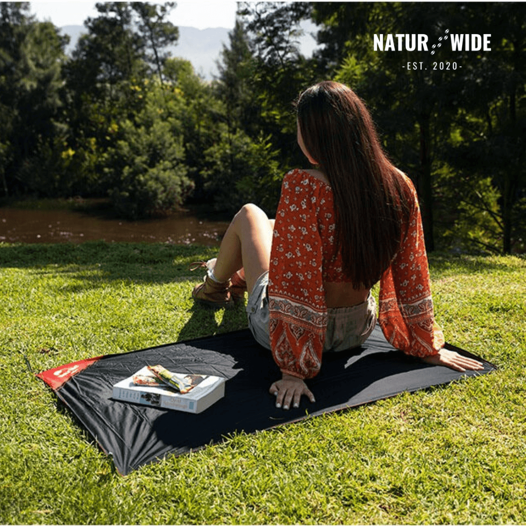 Waterproof Pocket Picnic Blanket – Lightweight Sand-Free Beach Mat